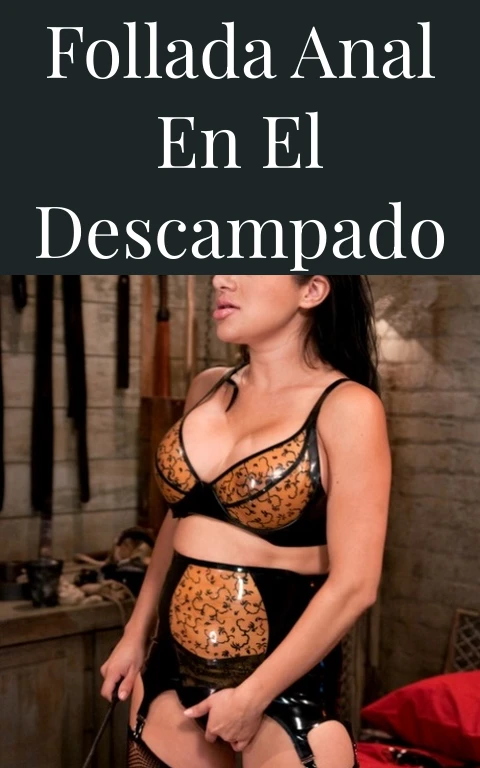 Follada anal en el descampado